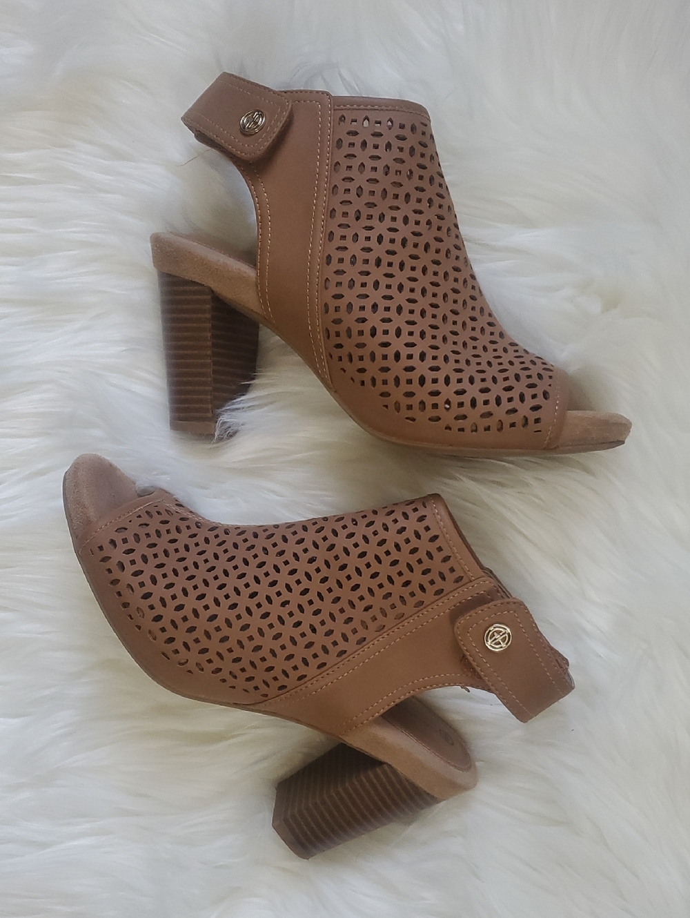 Giani Bernini Tan Laser-Cut Peep-Toe Block Heel Sandals